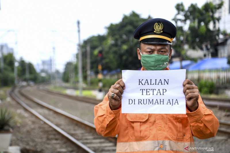 Mereka yang tetap bertugas saat pendemi COVID-19