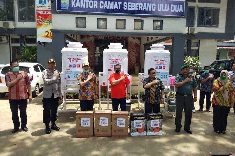 Pertamina Peduli bantu 10 unit tempat cuci tangan di Palembang