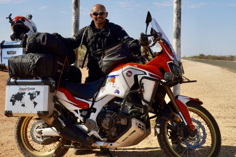 Penjelajah Indonesia eksplorasi benua Australia dengan sepeda motor