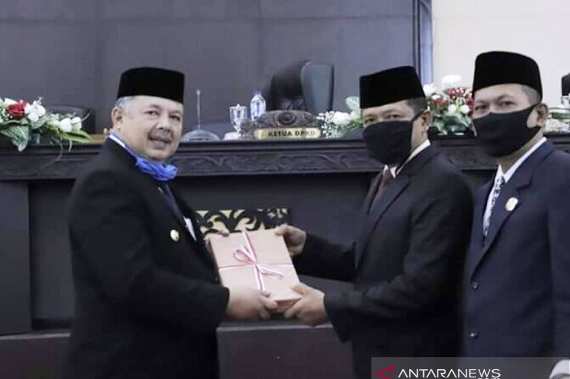Wali Kota Solok serahkan LKPJ 2019