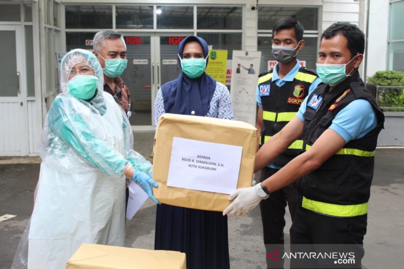 Polres Sukabumi Kota salurkan APD untuk tenaga medis