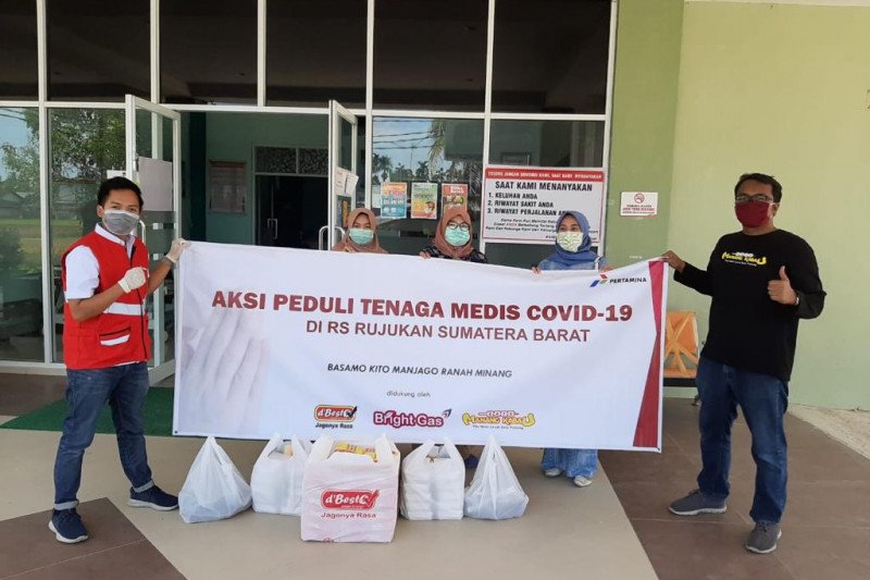 Pertamina bantu makanan kepada petugas kesehatan COVID-19 di Sumbar