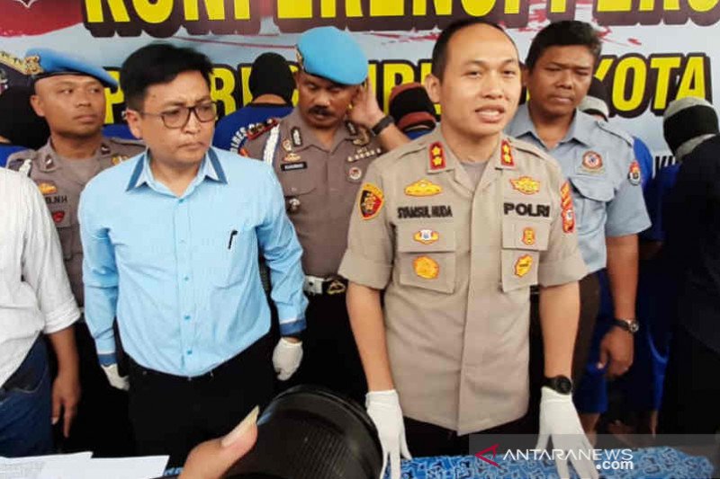 Polres Cirebon Kota tembak pencuri karena melawan petugas