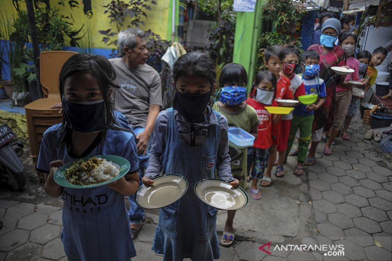 Makanan gratis bagi warga terdampak COVID-19