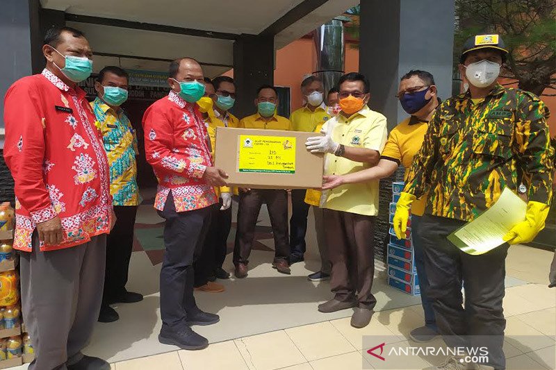 Golkar bantu APD Tenaga Medis ke RSUD Sultan Imanuddin Pangkalan Bun