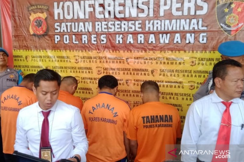 Polisi tembak dua perampok di Karawang