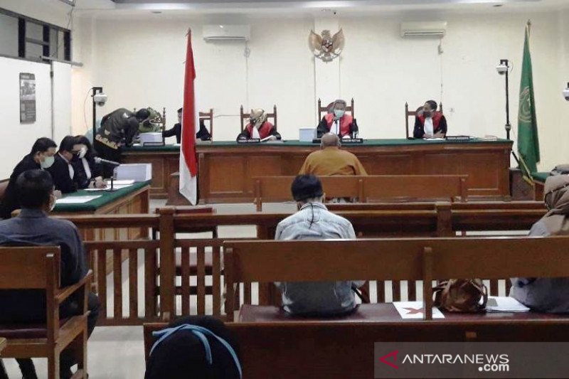 Sidang perdana dugaan suap terhadap Muzni Zakaria, ini isi dakwaan jaksa