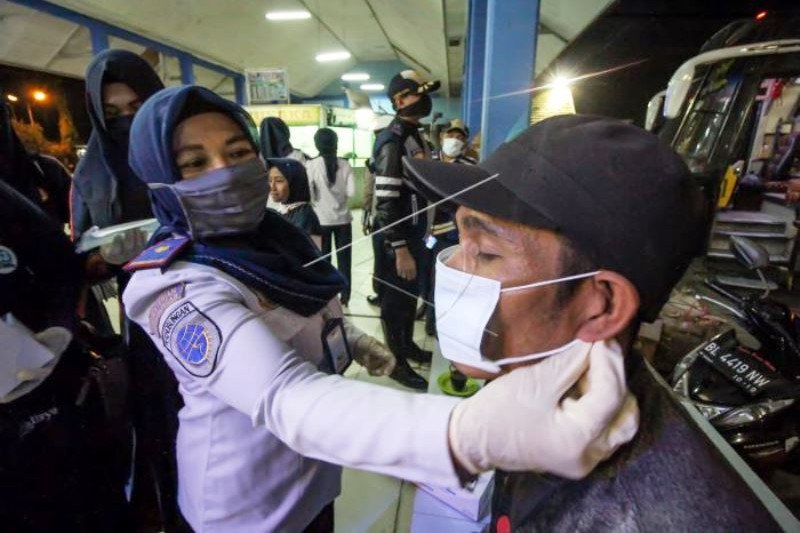 Sterilisasi Terminal Akap Cegah Penyebaran COVID-19