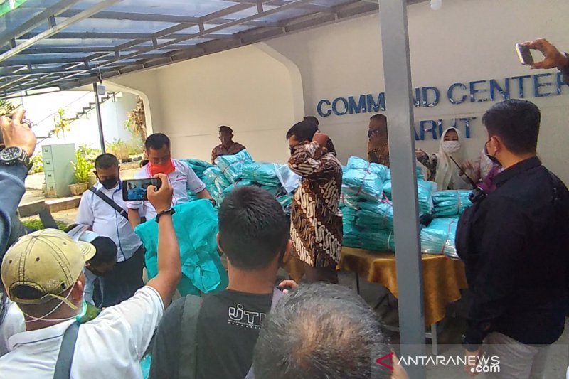 Bantuan APD terus berdatangan untuk tenaga medis di Garut