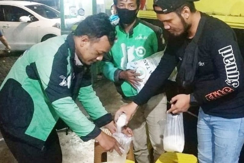 Elit Squad Gojek bantu pekerja harian dengan gerakan satu  