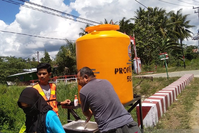 Warga Koya Timur Kota Jayapura Wajibkan Cuci Tangan