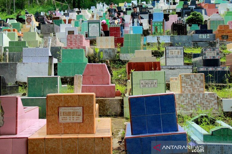 Ziarah kubur jelang ramadhan di Mamuju