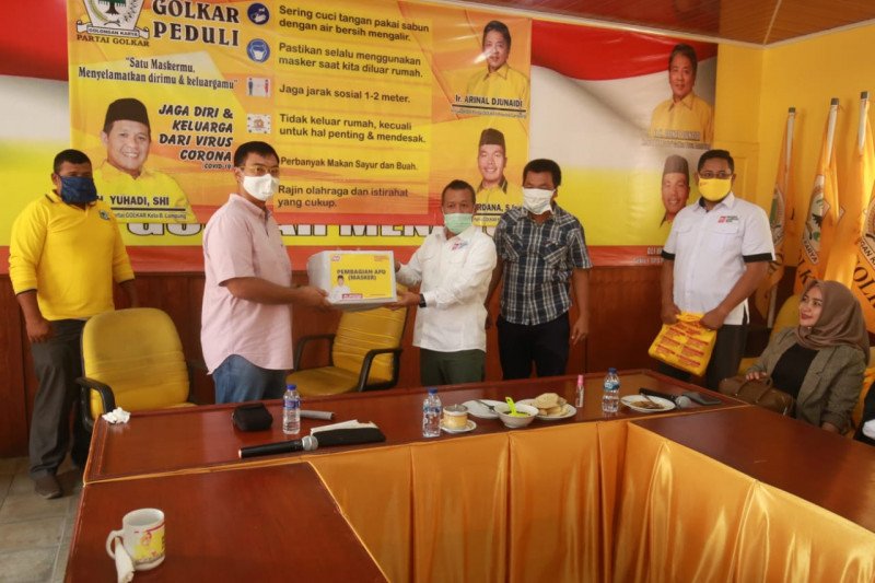 Rycko Menoza berikan tali asih kepada pengurus Golkar