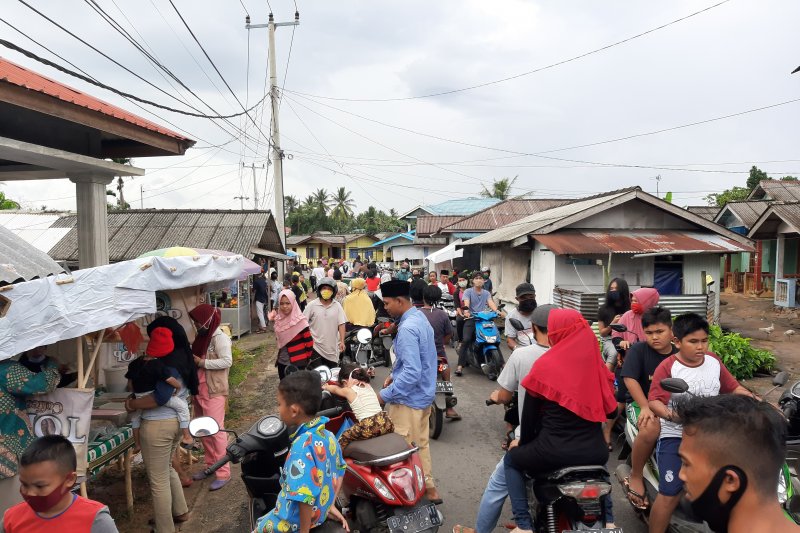 Masyarakat Tanjungpinang tetap berburu takjil di tengah pandemi COVID-19