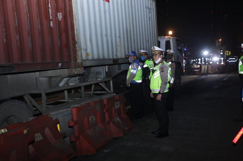 1.181 unit kendaraan di Tol Jakarta-Cikampek dipaksa putar balik