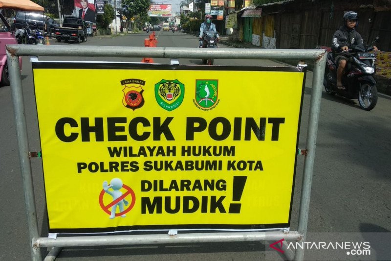 Puluhan kendaraan pemudik diperintahkan putar balik saat akan masuk Sukabumi