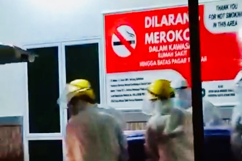 Jenazah almarhum Wali Kota Tanjungpinang dibawa langsubg ke pemakamann