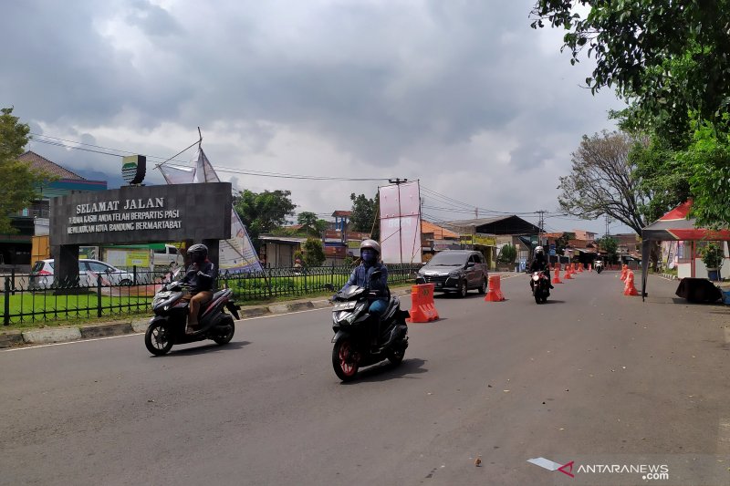 Sepekan PSBB Kota Bandung, volume kendaraan turun 70 persen