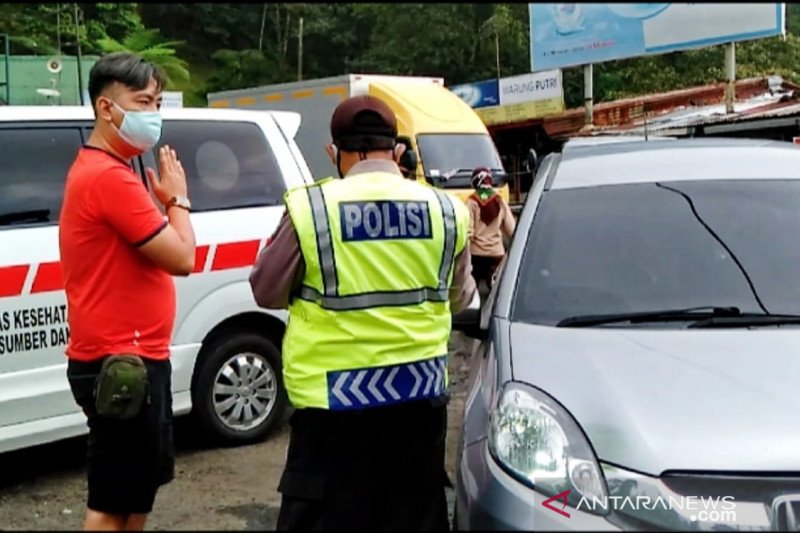 Satgas Cianjur pulangkan puluhan kendaraan pribadi dari luar kota