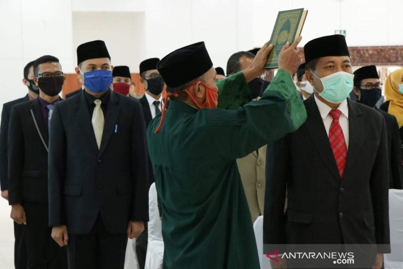 Gubernur NTB memutasi 105 pejabat di tengah wabah COVID-19