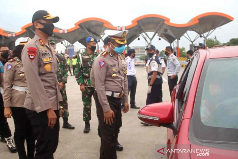 Polda Jawa Barat putarbalikkan 33.000 kendaraan selama PSBB