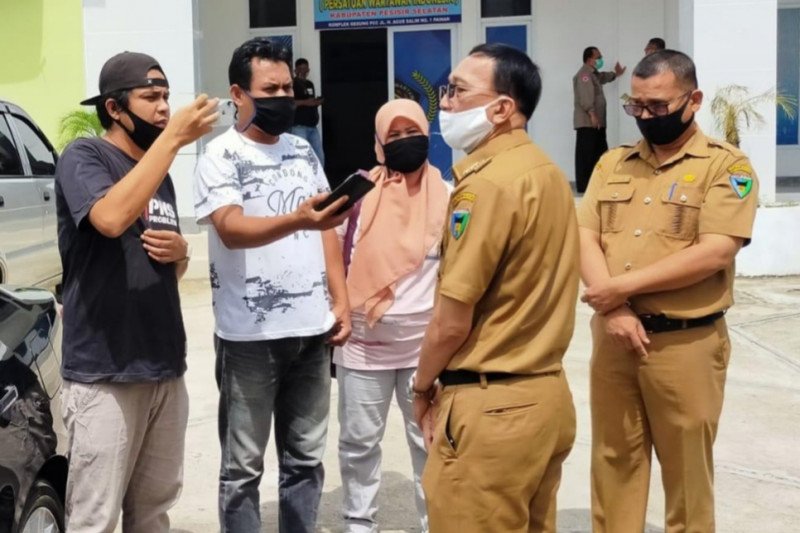 Bupati kirim tim jemput warga Pesisir Selatan yang dikarantina di PPSDM Baso sepulang dari Malaysia