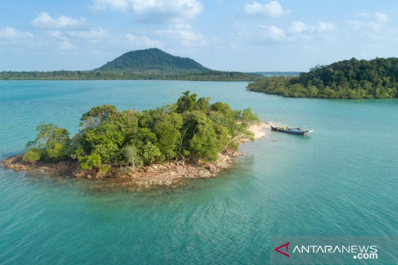 Pln Bangun Pembangkit Listrik Di 6 Pulau Kecil Bangka Belitung Antara News Pln Bangun Pembangkit Listrik Di 6 Pulau Kecil Bangka Belitung Antara News