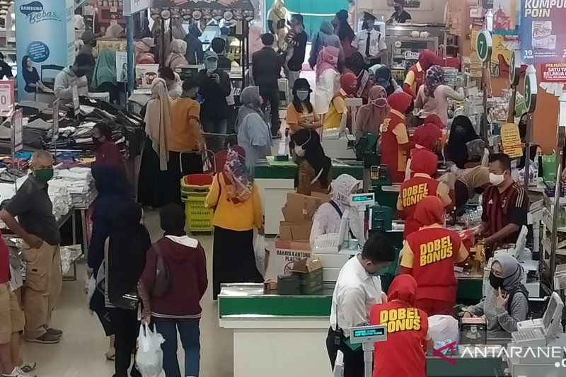 Bupati Cianjur imbau masyarakat tidak panik belanja saat PSBB