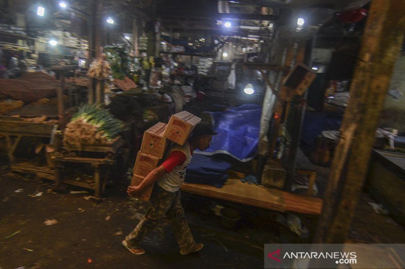 Batas waktu operasional pasar tradisional