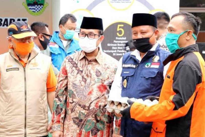 Pemprov Jabar distribusikan 71 ribu paket bansos bagi warga Cirebon