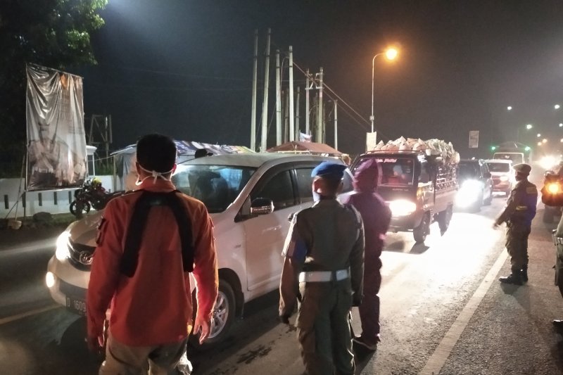 Pemeriksaan di perbatasan Bandung Barat-Cianjur terkesan longgar