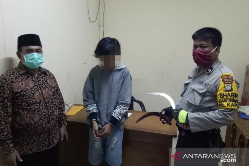 Polisi Amankan Remaja Membawa Senjata Tajam Di Kapuk - ANTARA News