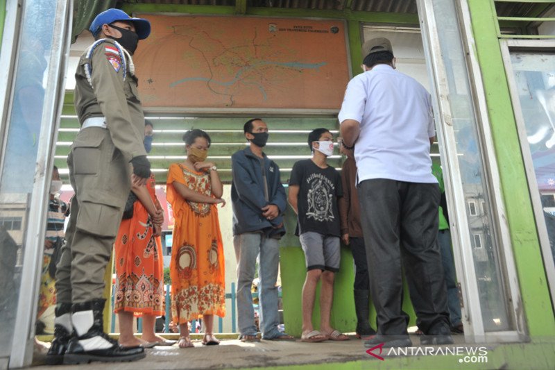 Sepuluh warga terjaring razia masker di Pasar Palima