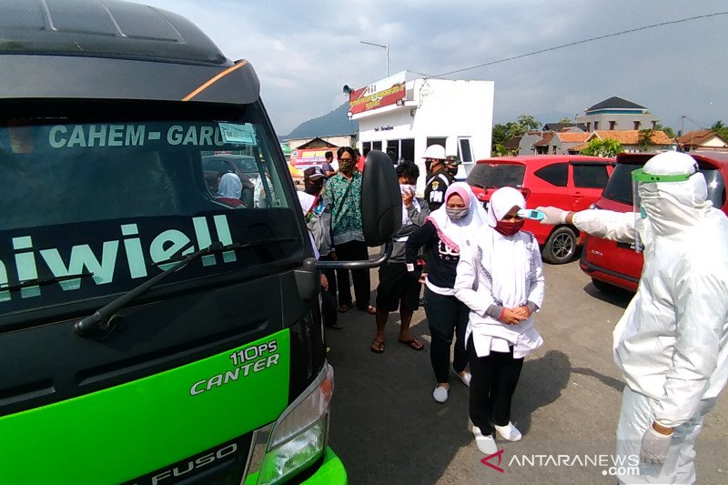 Dishub Garut batasi jumlah penumpang angkutan umum selama PSBB