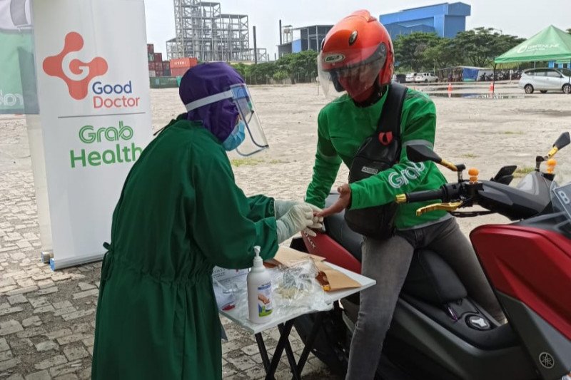 Ridwan Kamil apresiasi rapid test untuk pengemudi daring di Jabar