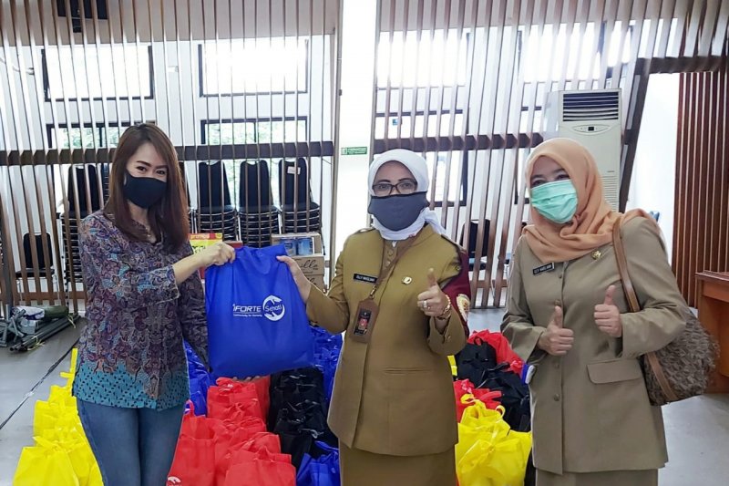Iforte salurkan bantuan paket sembako ke Pemkot Bandung