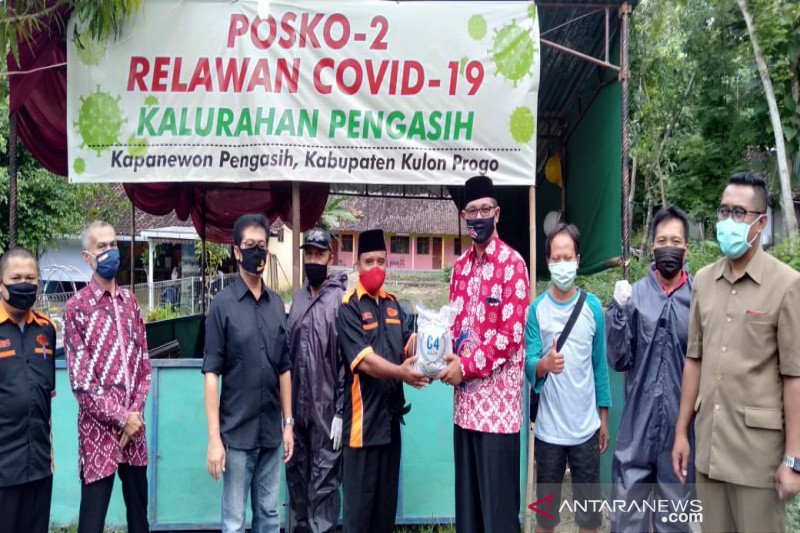 Anggota DPRD Kulon Progo bantu pemudik di lokasi isolasi