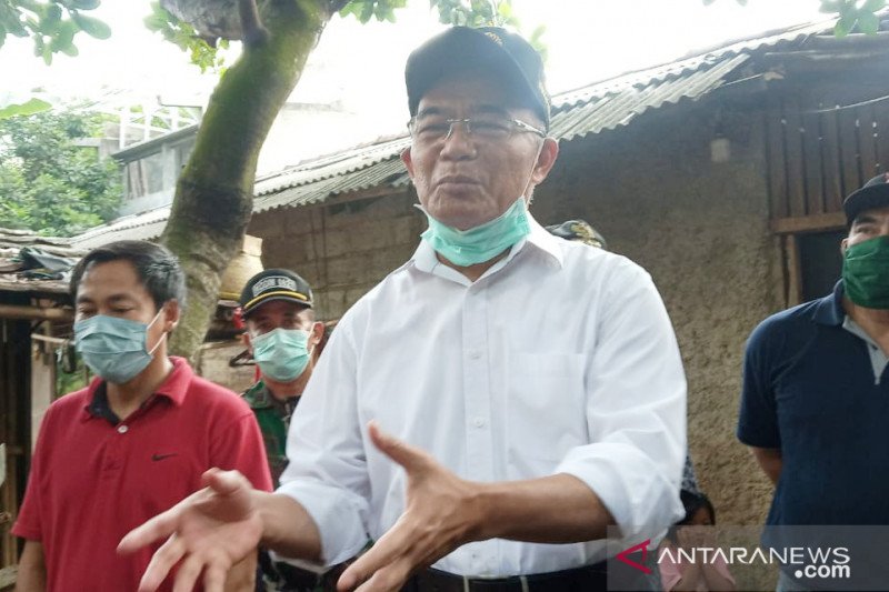 Menko PMK minta kades coret warga yang mampu dari DTKS