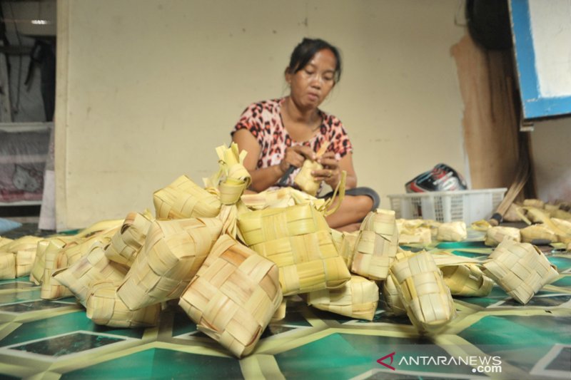 Ketupat daun  nipah lebaran