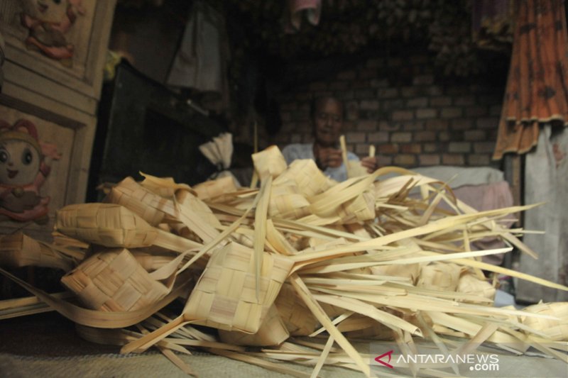 Ketupat daun  nipah lebaran