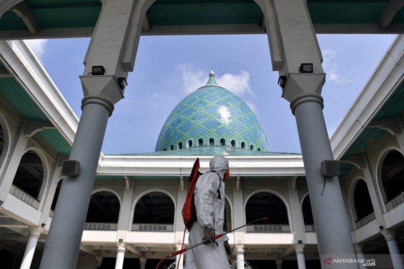 Shalat id yang masif di masjid dan lapangan dilarang