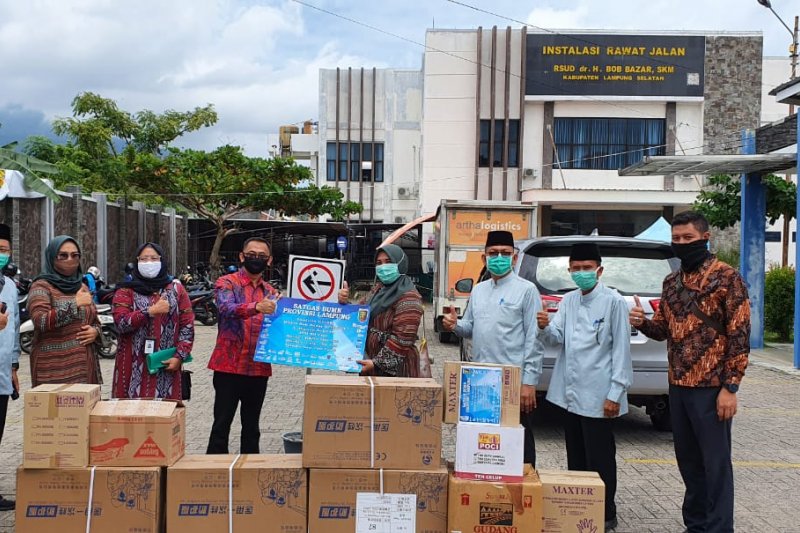 Penyaluran bantuan untuk rumah sakit dari Satgas BUMN Provinsi Lampung