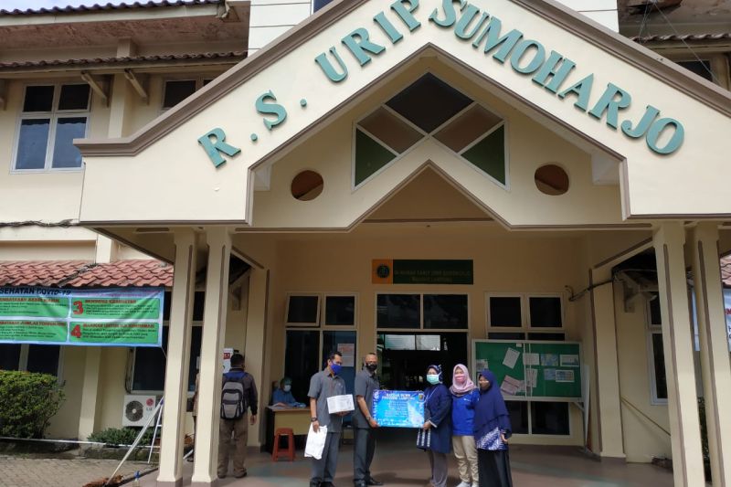 Penyaluran bantuan untuk rumah sakit dari Satgas BUMN Provinsi Lampung