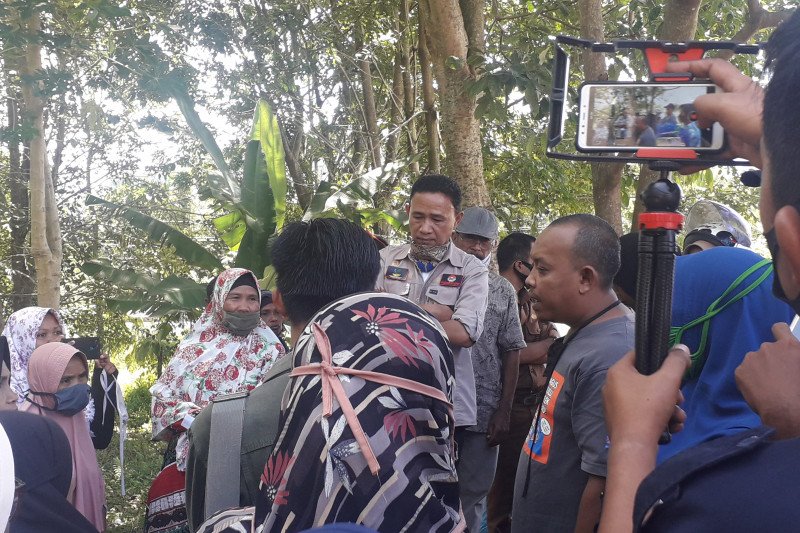 Tidak masuk penerima bantuan, warga Simpang Tigo Pasbar unjuk rasa datangi Dinas Sosial