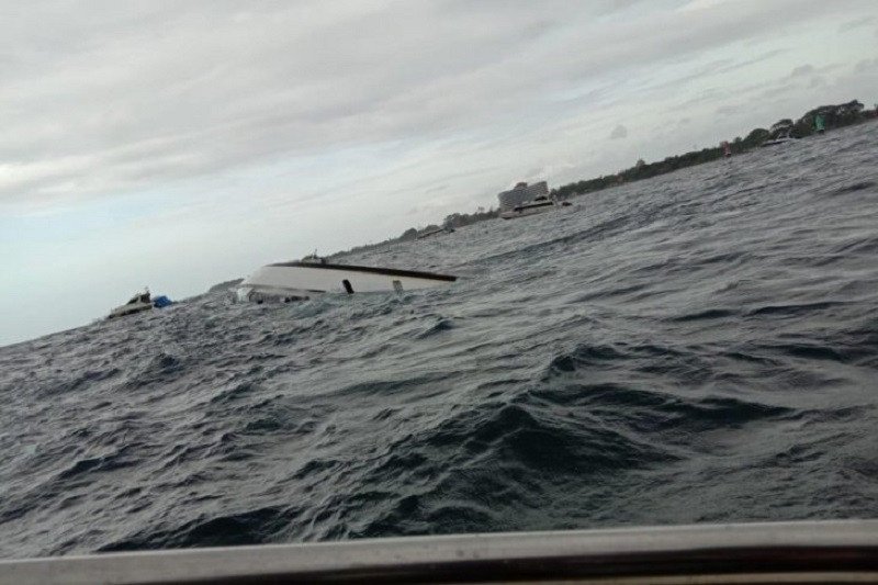 Kapal terbalik di Pulau Gosong Gadang, sepuluh orang selamat