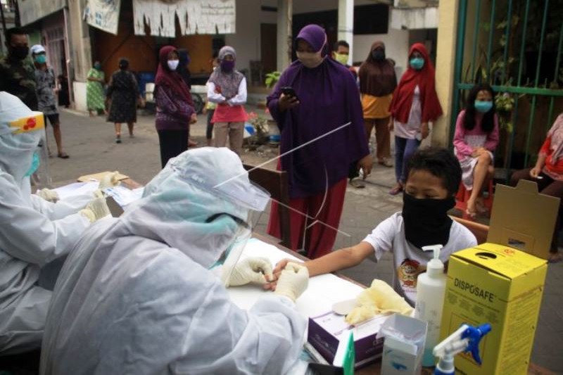 Rapid Test di Kampung Zona Merah