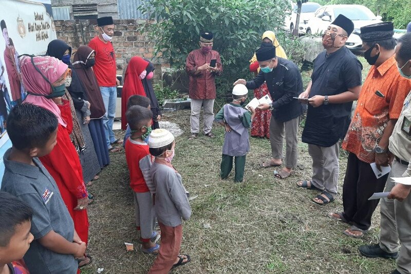 FWBS santuni anak yatim dan dhuafa