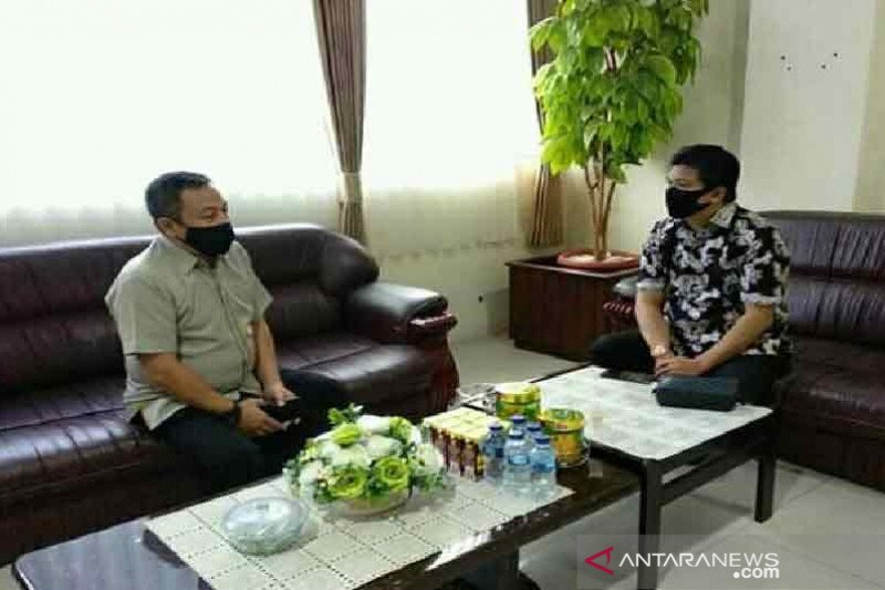 Anggota DPD cek stok kebutuhan pokok jelang Lebaran di Sulteng
