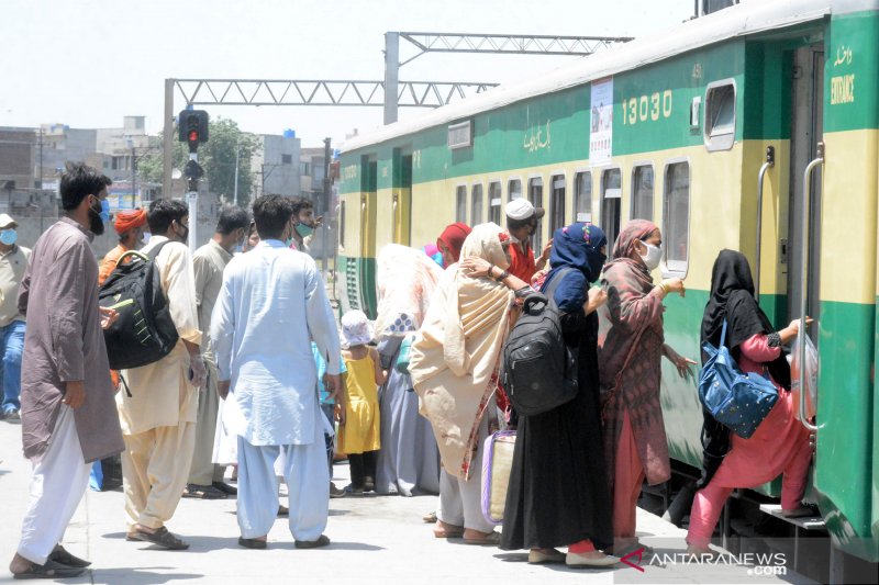 Pakistan atifkan kembali layanan kereta