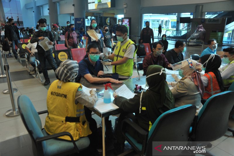 Penerbangan jelang Idul Fitri di Bandara SMB II Palembang